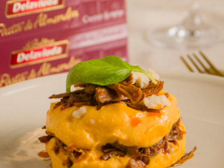 receta de timbal de ternera con pasta de almendra Delaviuda